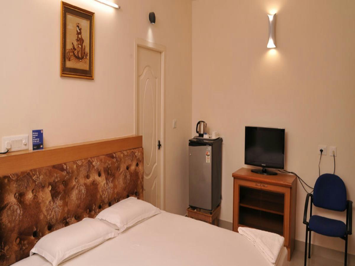 Hotel J Maariot Erode Exteriör bild